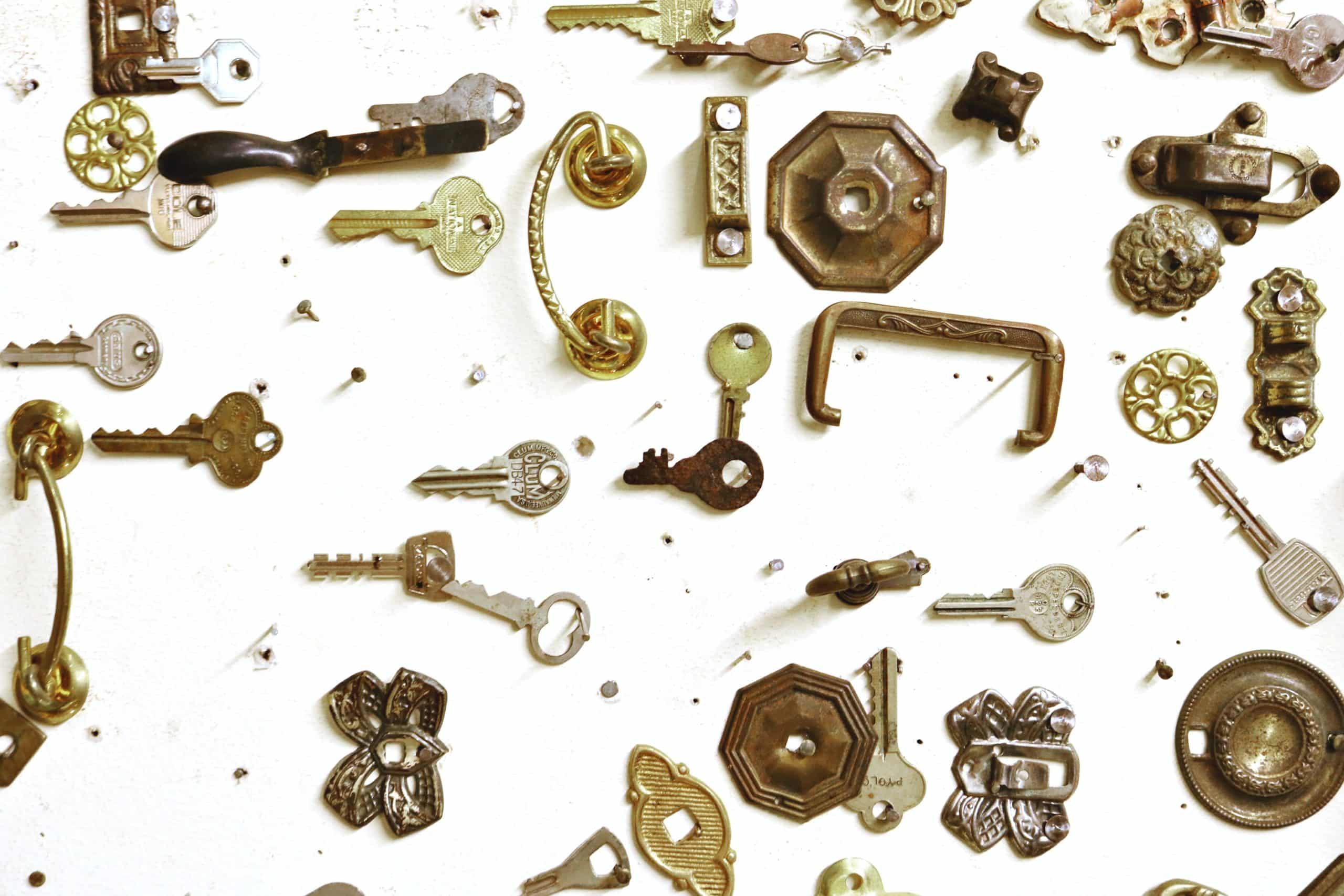 Natural Keys and Surrogate Keys in Entity Framework